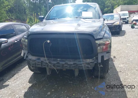 2018 Ram 1500 Express 4X4 5'7 Box из США, поврежденный, VIN 3C6RR7KT6JG211558